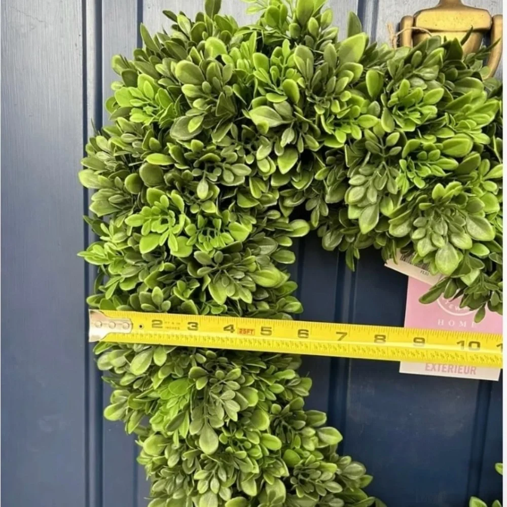 Martha Stewart Home Heart-Shaped Green Boxwood indoor/ outdoor Wreath NWT